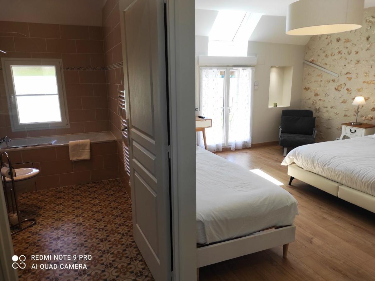 Chambre D'Hotes Le Domaine Des Hirondelles Champcenest Zewnętrze zdjęcie